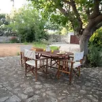 Vakantiehuis Anna's Garden Triandafillia