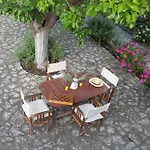 Vakantiehuis Anna's Garden Triandafillia