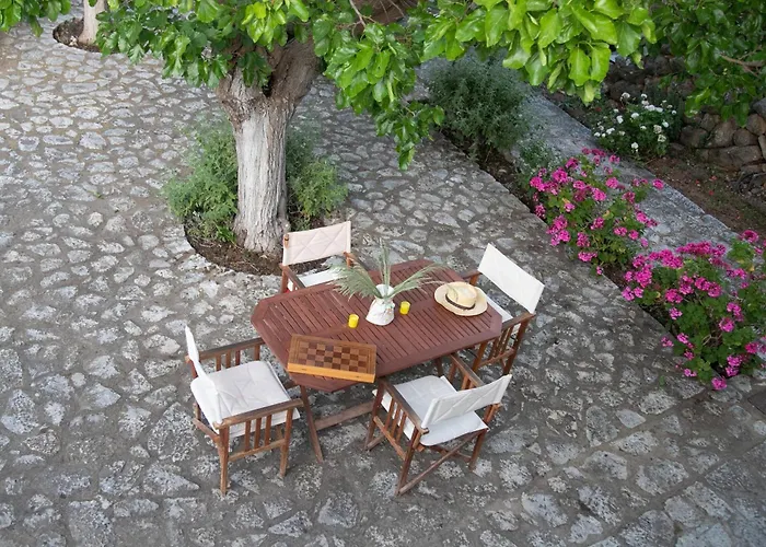 Semesterbostad Anna's Garden Triandafillia